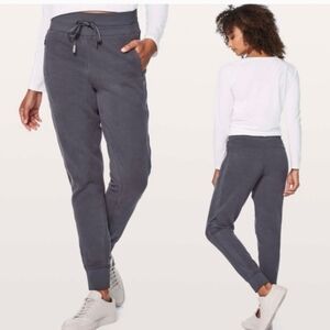 Lululemon Get Going Fleece Joggers Size 6‎ Gray Purple 30X28